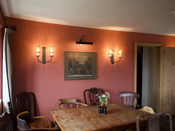 Packhorse community pub lighting