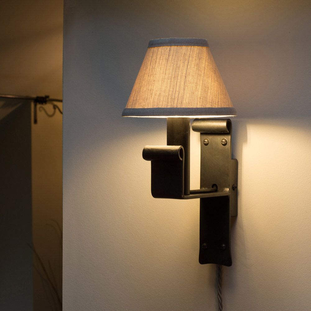 Outdoor wall light discount plug in