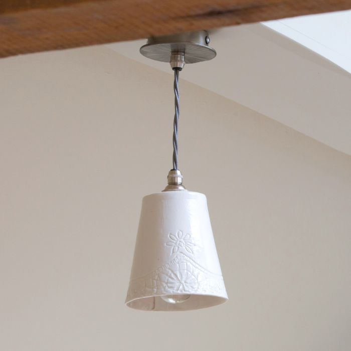Wellhouse Large Single Porcelain Pendant Light Lighting - Ceramic Ceiling Rose Light Fitting