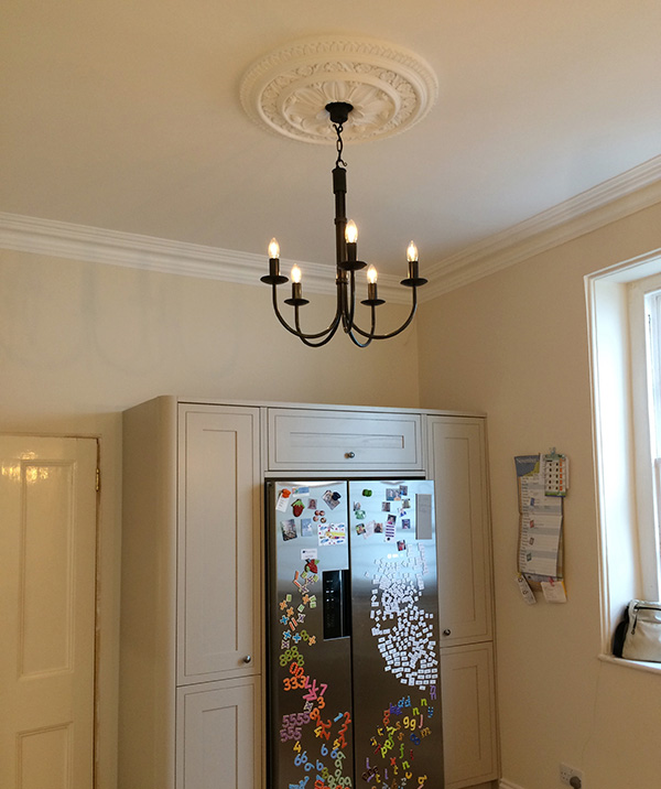 Our pendant light complements Nicola's retro decorative ceiling rose