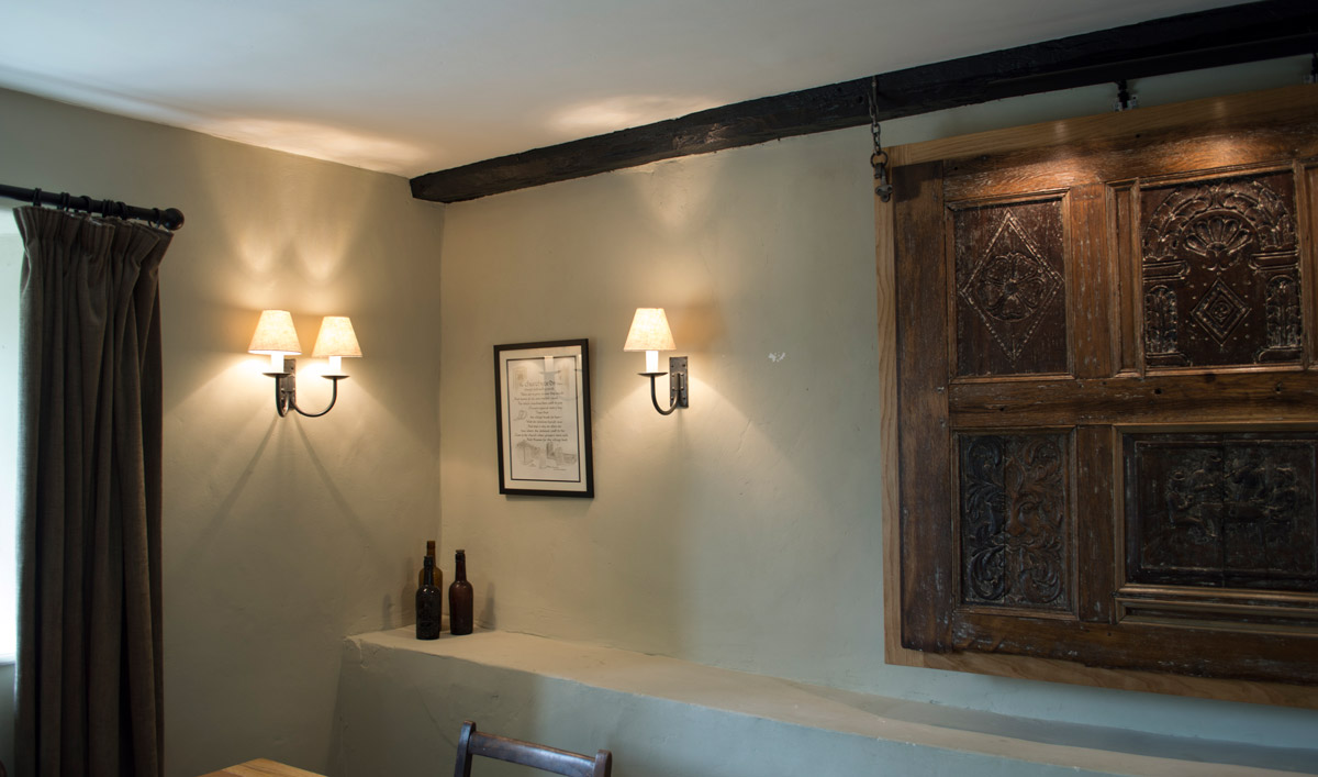 Lighting up the Packhorse Pub in Somerset